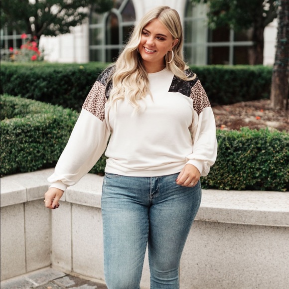 The Spotty Holiday Top - Picture 2 of 5